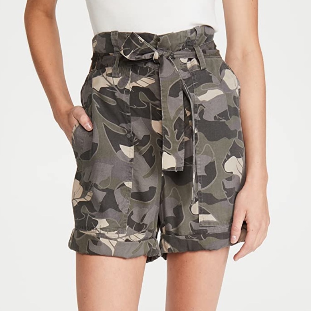 Le Superbe Camo Shorts Sz 4